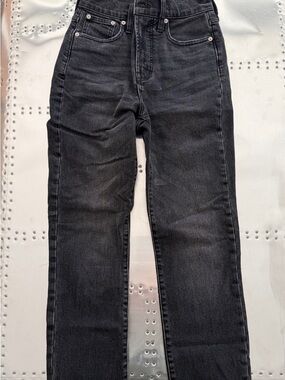 Women’s Black Straight-Leg Jeans